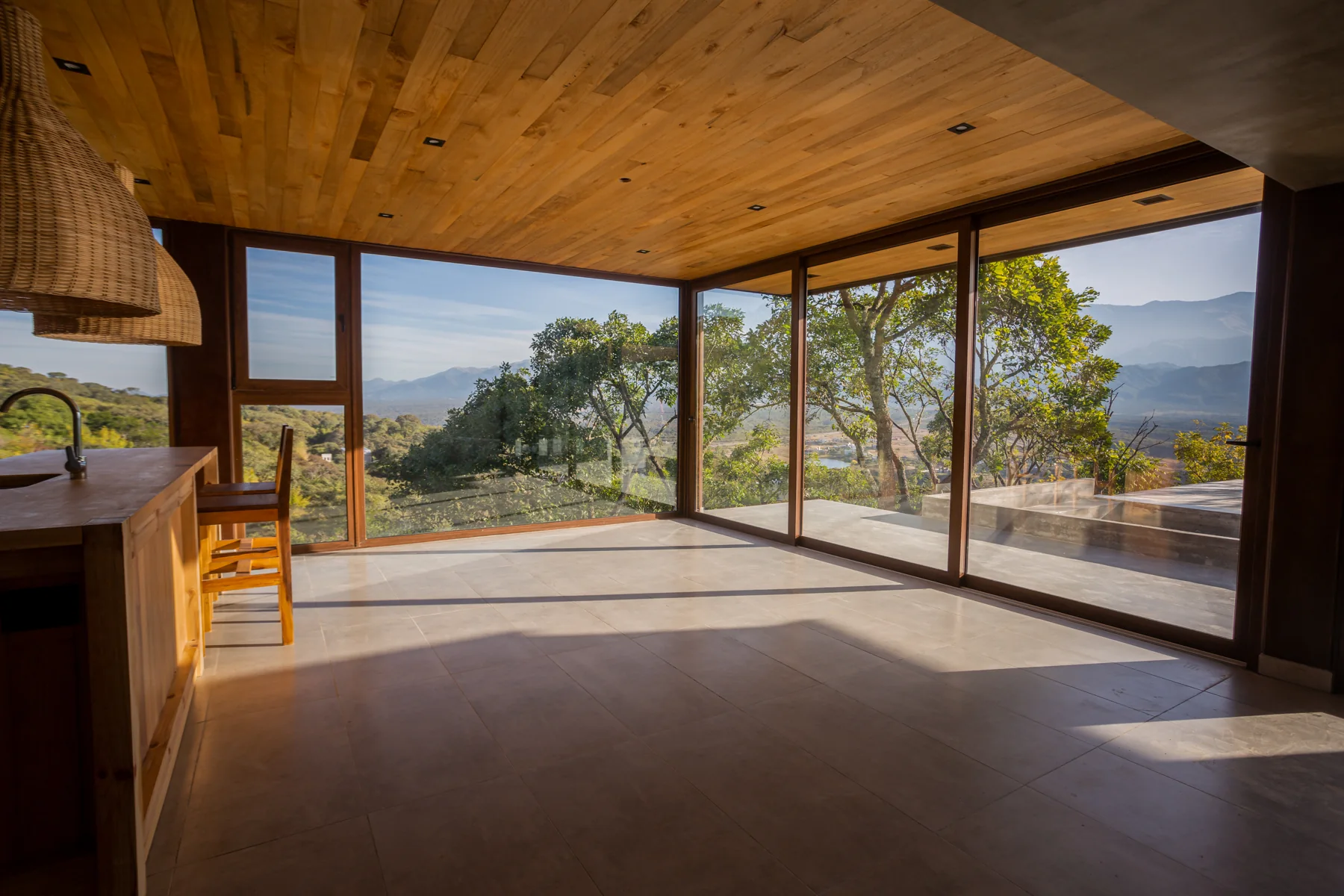 Casa FAI: aberturas y espacios realizados por Vexar